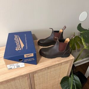 Blundstone Walnut Brown Leather Chelsea Boots 550